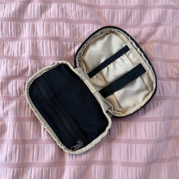 Nomad Lane Blue Travel Bag - Picture 6 of 10